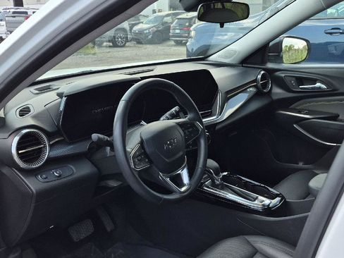 Used 2024 Chevrolet Trax ACTIV w/ Driver Confidence Package FWD image 8