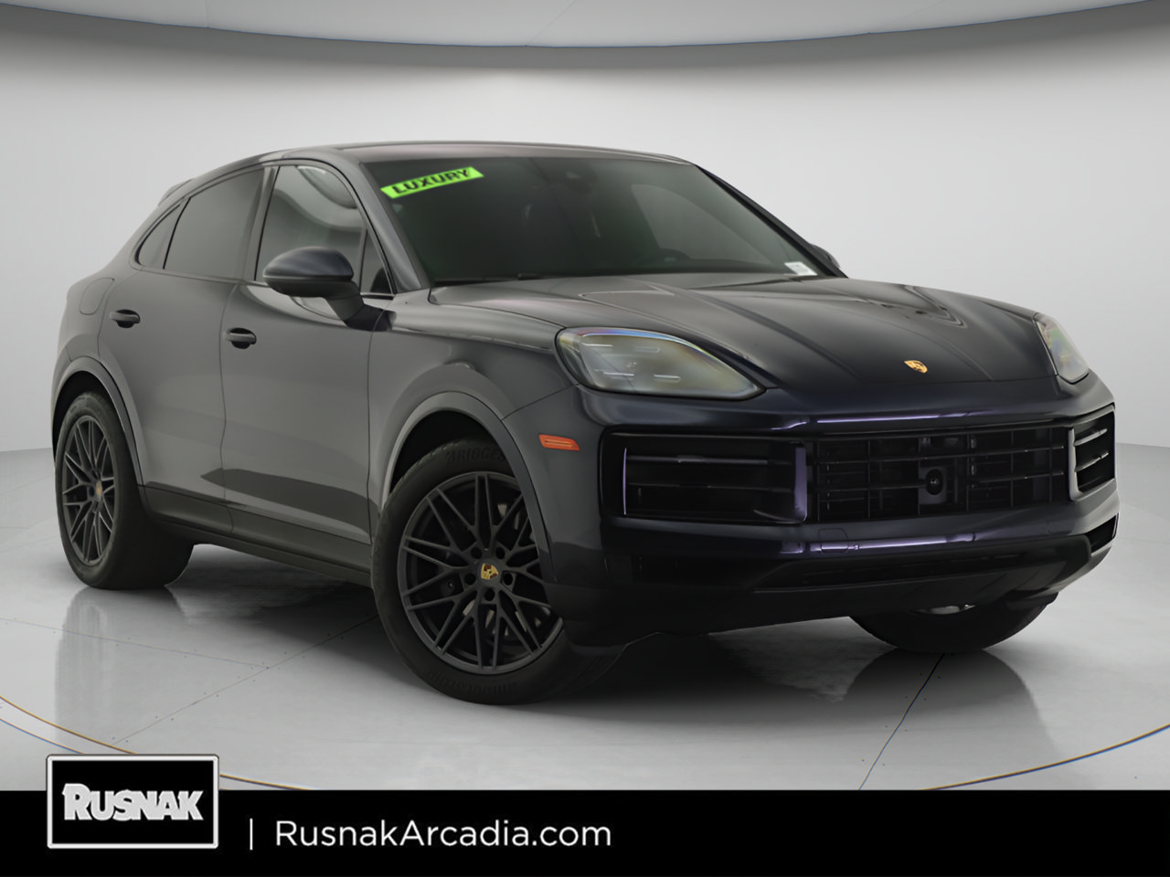 Used 2024 Porsche Cayenne Coupe AWD/4WD image 1