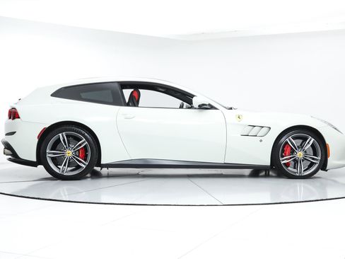 Certified 2020 Ferrari GTC4Lusso image 9