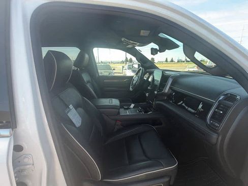 Used 2025 RAM 1500 Limited AWD/4WD image 29