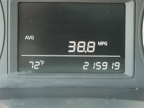 Used 2015 Nissan Sentra S image 30