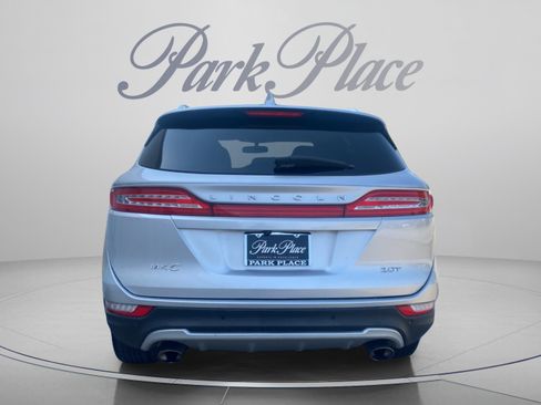 Used 2017 Lincoln MKC Premiere FWD image 4