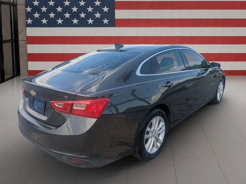 Used 2017 Chevrolet Malibu LT FWD image 5