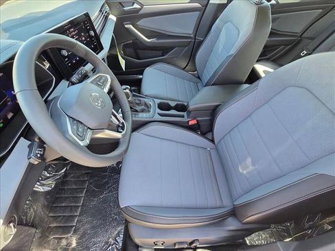 New 2026 Volkswagen Jetta SE FWD image 4