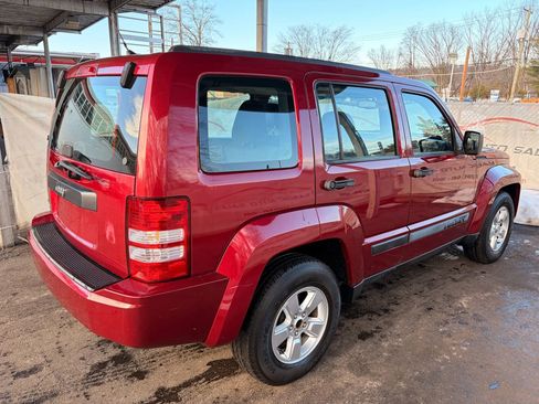 Used 2012 Jeep Liberty Sport w/ Driver Convenience Group image 12