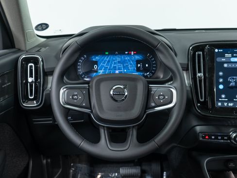 New 2026 Volvo XC40 B5 Plus w/ Climate Package AWD/4WD image 17