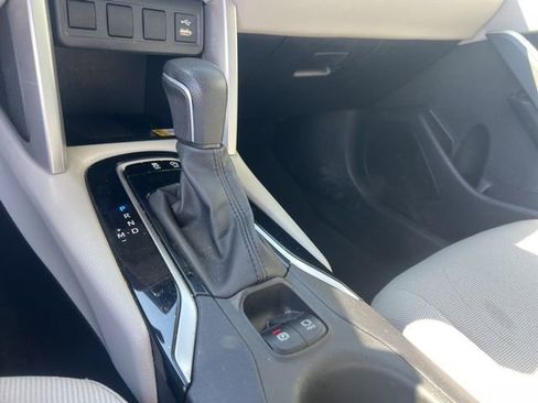 Used 2022 Toyota Corolla Cross LE image 17