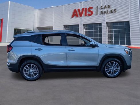Used 2024 GMC Terrain SLT image 5
