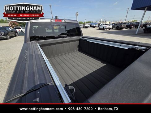 Used 2019 RAM 1500 Laramie AWD/4WD image 10