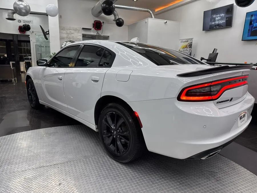 Used 2020 Dodge Charger SXT w/ Blacktop Package AWD/4WD image 3