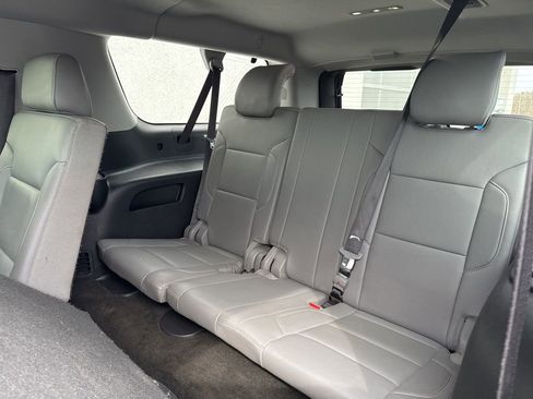 Used 2018 Chevrolet Suburban LT image 26