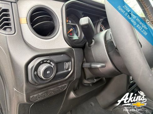 Used 2024 Jeep Wrangler Unlimited Sport AWD/4WD image 18