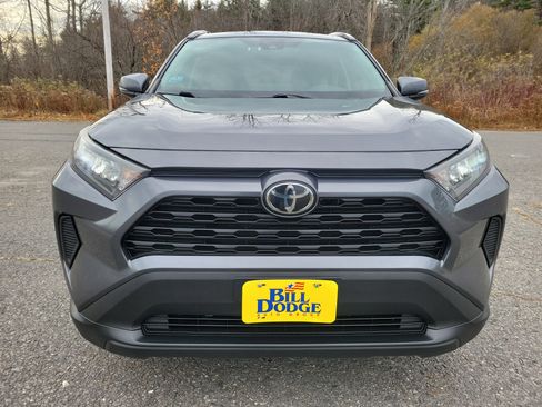 Used 2019 Toyota RAV4 LE image 2