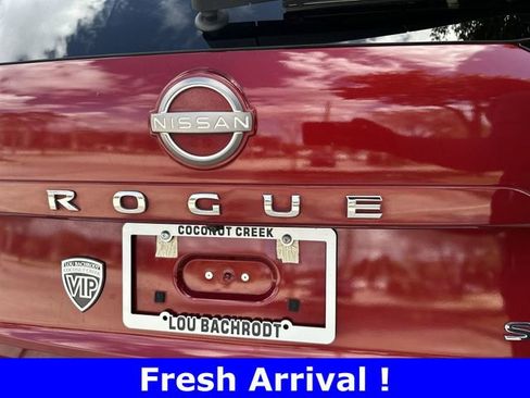 Used 2023 Nissan Rogue SV image 13