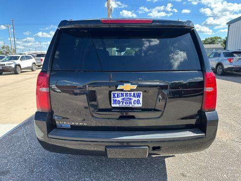 Used 2020 Chevrolet Suburban LT w/ Luxury Package AWD/4WD image 5