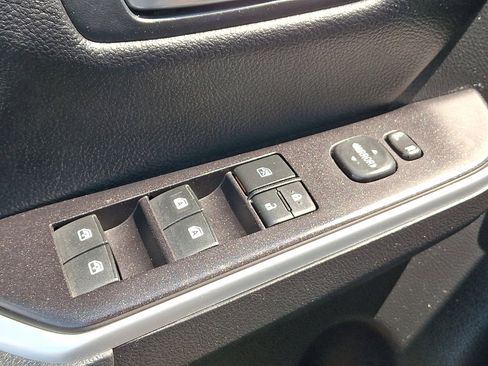 Used 2017 Toyota Camry SE w/ Moonroof Package FWD image 26