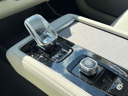 New 2026 Volvo XC90 B6 Ultra w/ Protection Package image 18