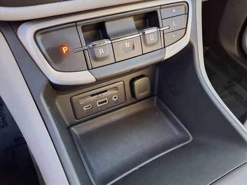 Used 2023 GMC Terrain SLT w/ Tech Package image 21