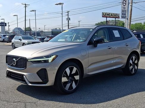 Certified 2025 Volvo XC60 T8 Plus w/ Protection Package Premier AWD/4WD image 3