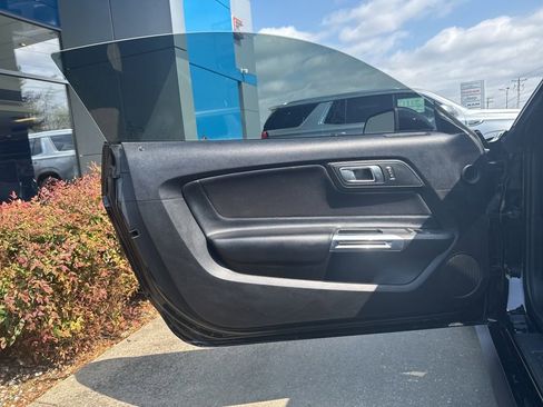 Used 2021 Ford Mustang Coupe RWD image 11