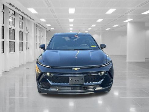New 2026 Chevrolet Equinox EV LT image 2