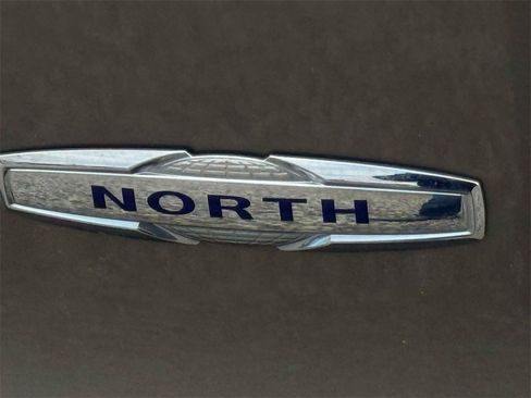 Used 2019 Jeep Cherokee Latitude w/ Cold Weather Group image 10