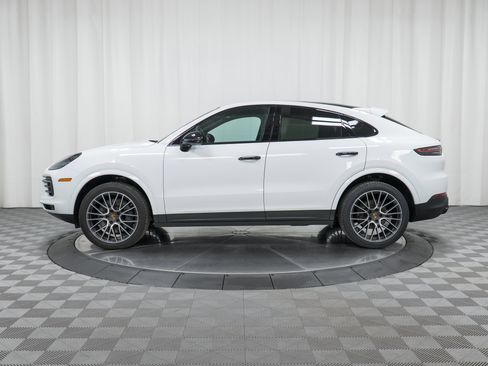 Certified 2020 Porsche Cayenne S image 2