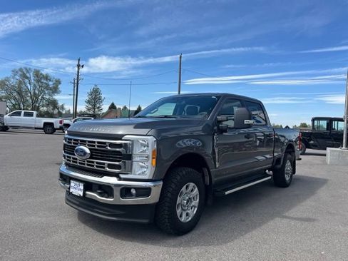 Used 2023 Ford F350 XLT w/ 360-Degree Camera Package AWD/4WD image 3