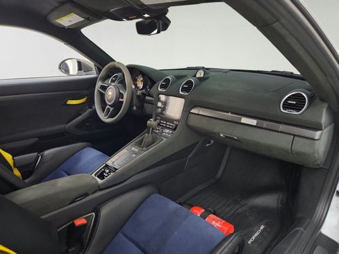 Used 2025 Porsche 718 Cayman GT4 RS RWD image 24