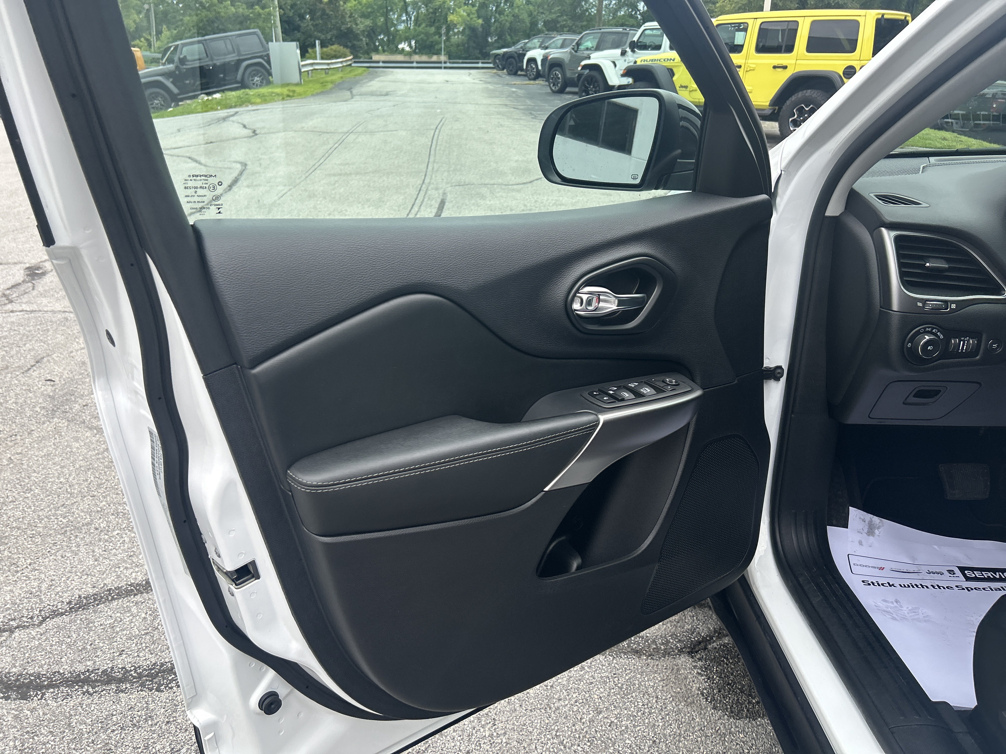 Certified 2022 Jeep Cherokee Latitude Lux FWD image 15