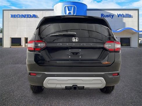 New 2025 Honda Pilot TrailSport image 4