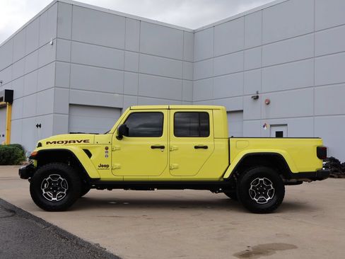 Used 2023 Jeep Gladiator Mojave w/ LED Lighting Group AWD/4WD image 4