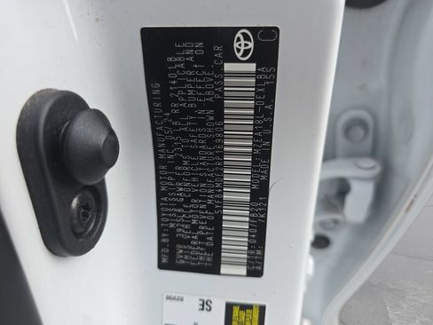 Used 2024 Toyota Corolla LE FWD image 32