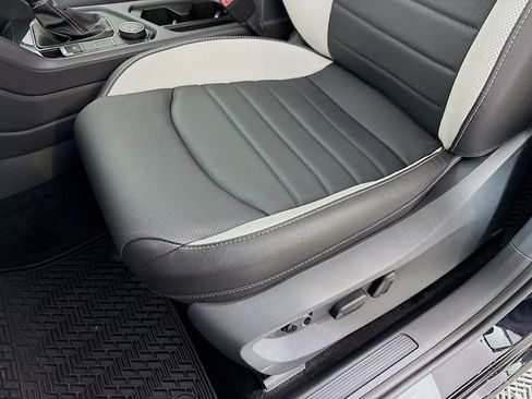 New 2026 Volkswagen Taos SEL AWD/4WD image 19