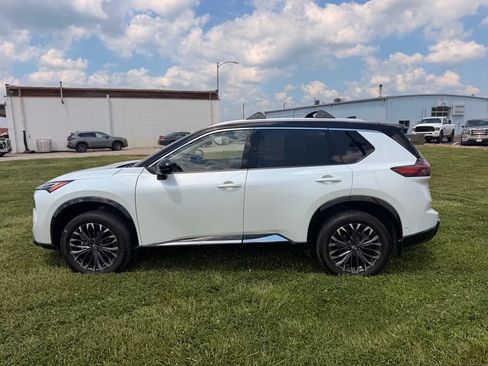 Certified 2026 Nissan Rogue Platinum w/ Platinum Premium Package AWD/4WD image 8