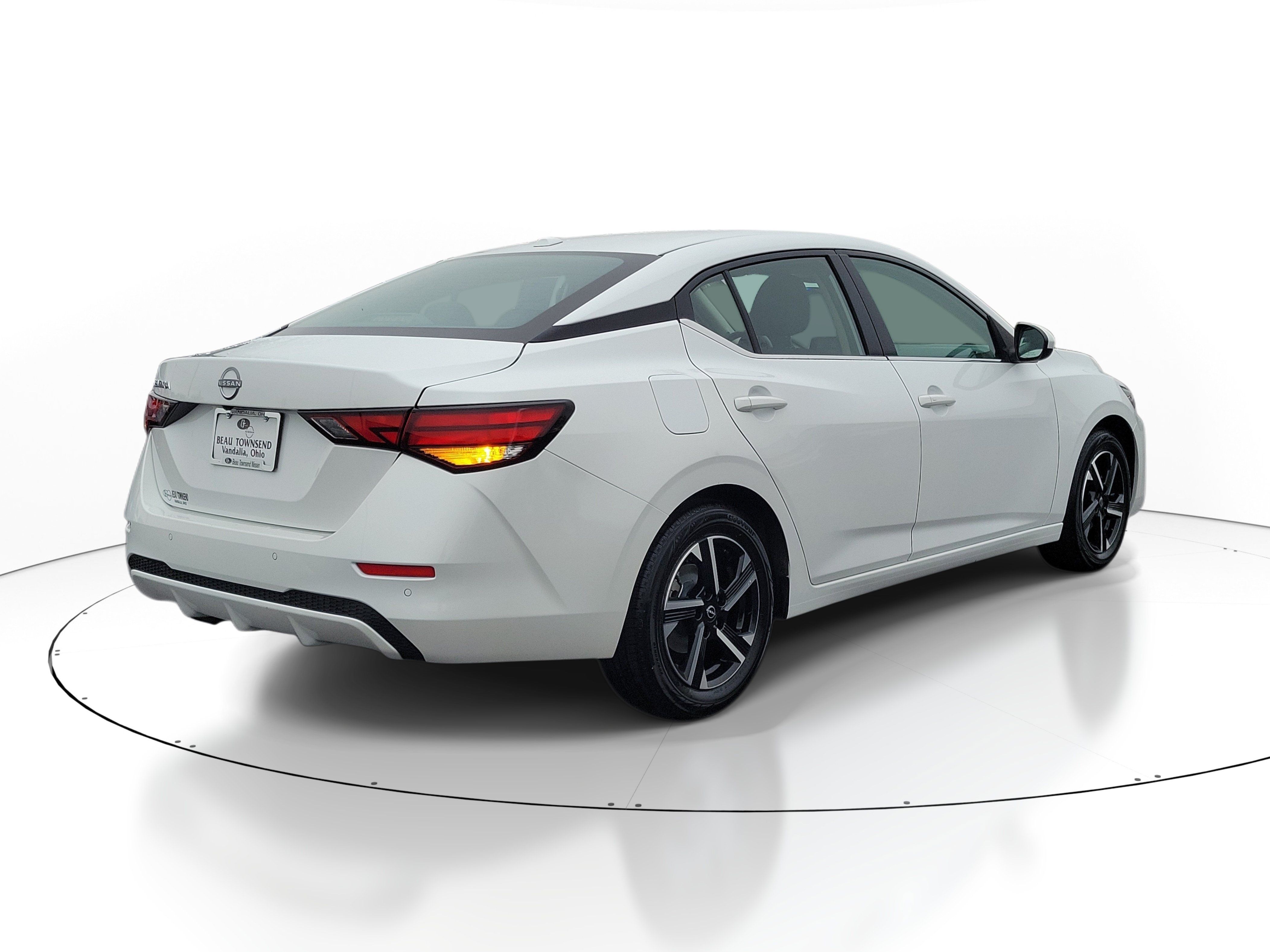 Certified 2025 Nissan Sentra SV FWD image 4