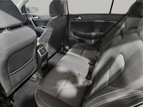 Used 2020 Kia Sportage LX image 19