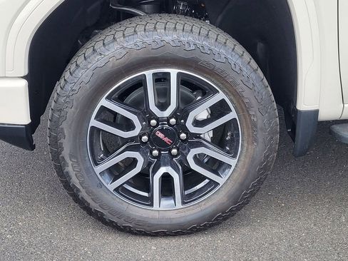 New 2026 GMC Sierra 1500 AT4 w/ AT4 Premium Package AWD/4WD image 7