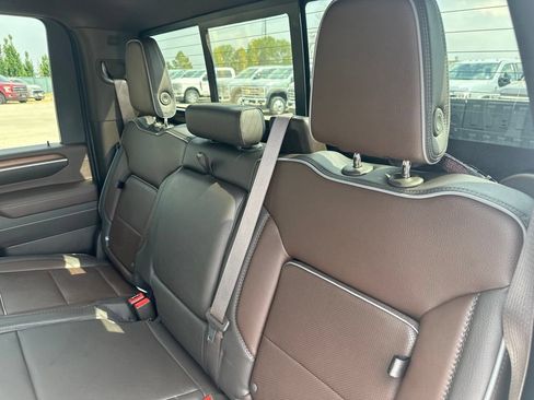 Certified 2025 GMC Sierra 3500 Denali w/ Denali Reserve Package AWD/4WD image 19