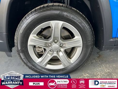 Used 2024 Jeep Compass Latitude AWD/4WD image 10