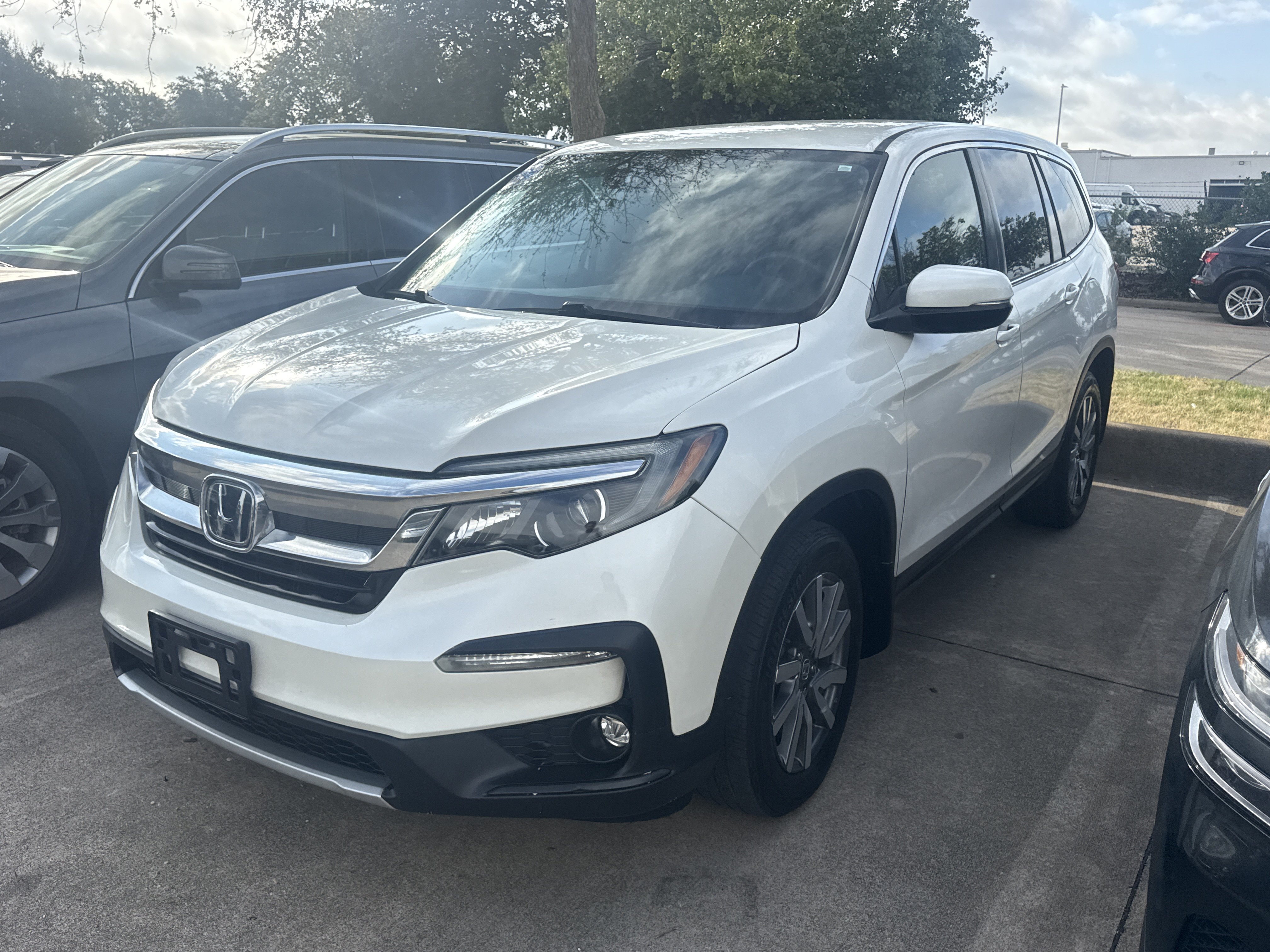 Used 2019 Honda Pilot EX image 2