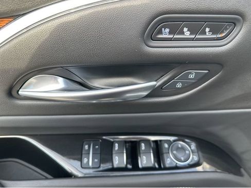 Certified 2024 Cadillac Escalade Premium Luxury w/ Performance Package image 34