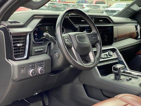 Used 2023 GMC Sierra 1500 Denali Ultimate AWD/4WD image 10