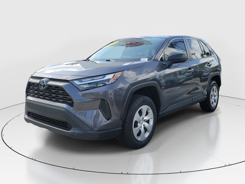 Used 2023 Toyota RAV4 LE FWD image 3