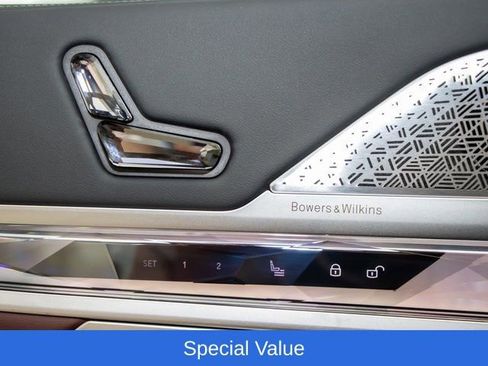 Used 2025 BMW 760i xDrive AWD/4WD image 4