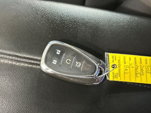 Used 2018 Chevrolet Malibu LT FWD image 23