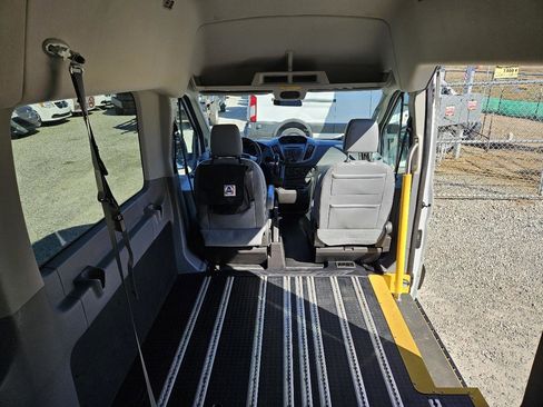 Used 2018 Ford Transit 350 XL image 31