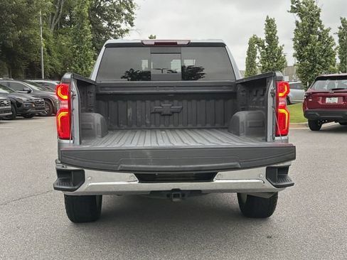 Used 2025 Chevrolet Silverado 1500 LTZ w/ LTZ Convenience Package II AWD/4WD image 19
