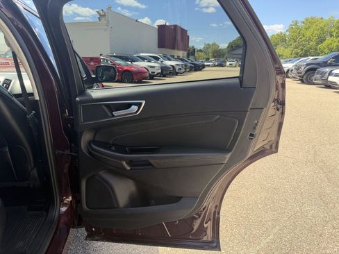Used 2018 Ford Edge Titanium w/ Ford Safe & Smart Package AWD/4WD image 25