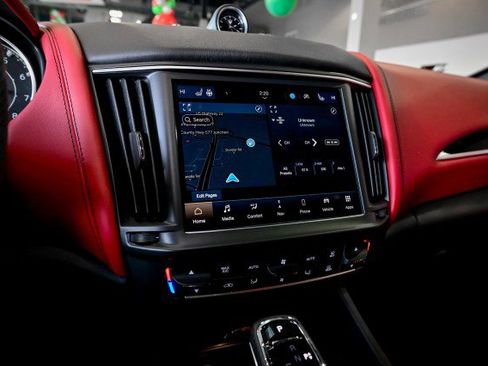 Used 2022 Maserati Levante GT image 48